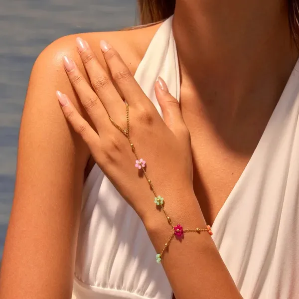 Gold_Flower_Hand_Chain_For_Women